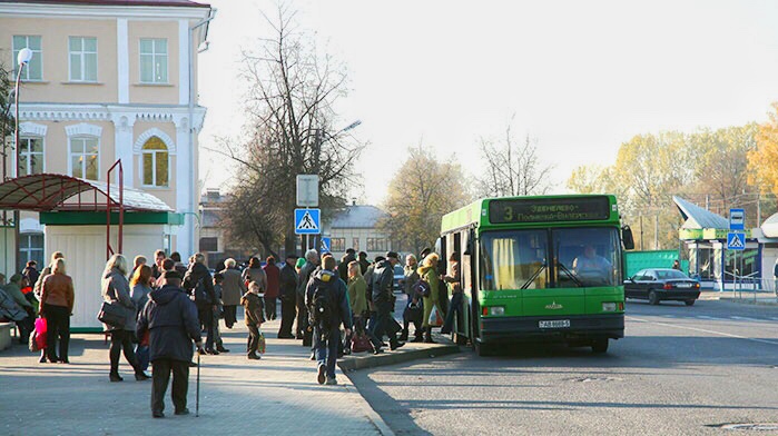 Молодечно автобусы 2. Автобусный парк номер 4 города Молодечно. Автобусы на которых] ездят ФСБ. Автобусный парк номер 4 города Молодечно фото водителей мужчин. Автобус Колпино 11 мая на новое кладбище.