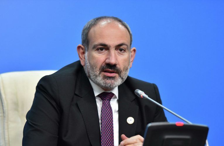 Никол Пашинян подал в отставку с поста премьера Армении